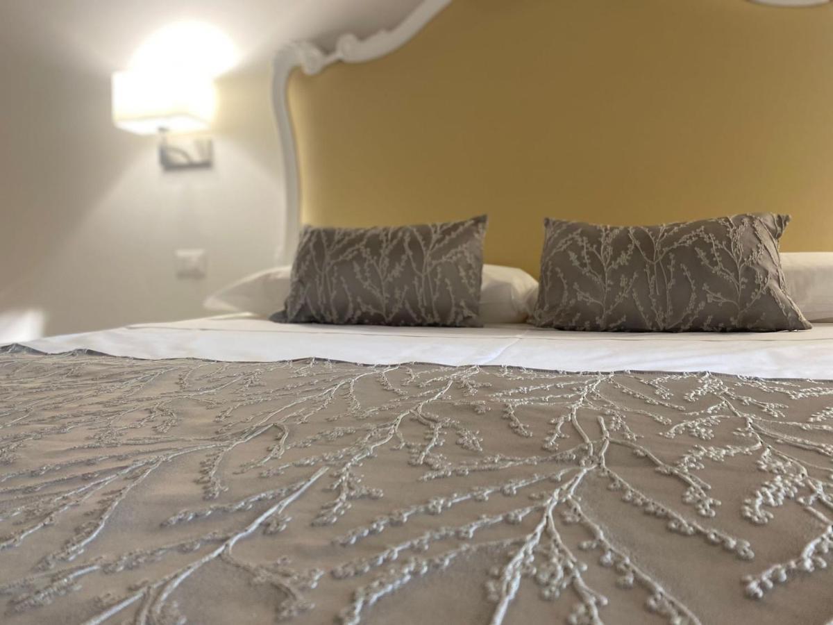 Miluar Luxury B&B - Vanvitelli Napels Buitenkant foto