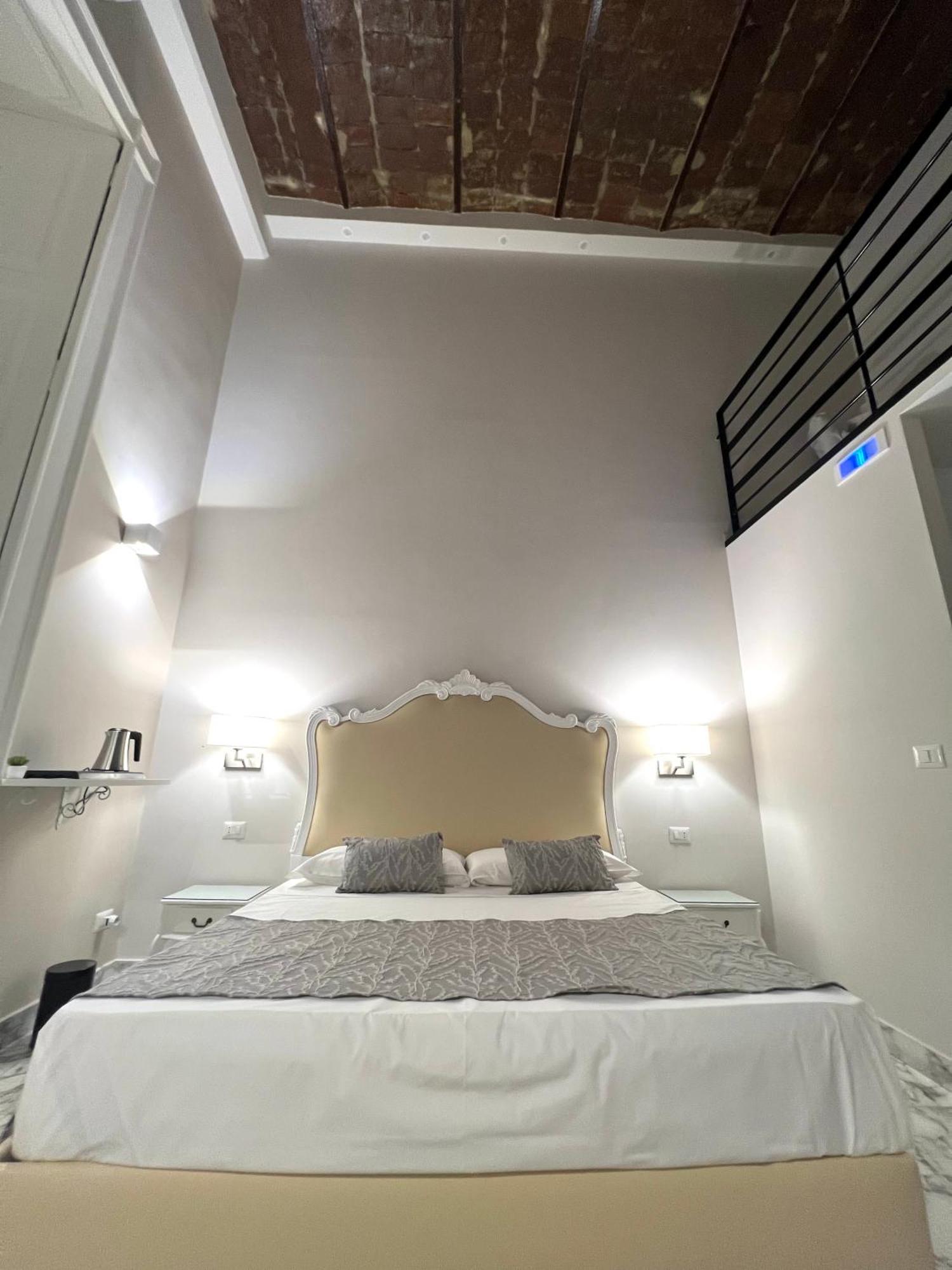 Miluar Luxury B&B - Vanvitelli Napels Buitenkant foto