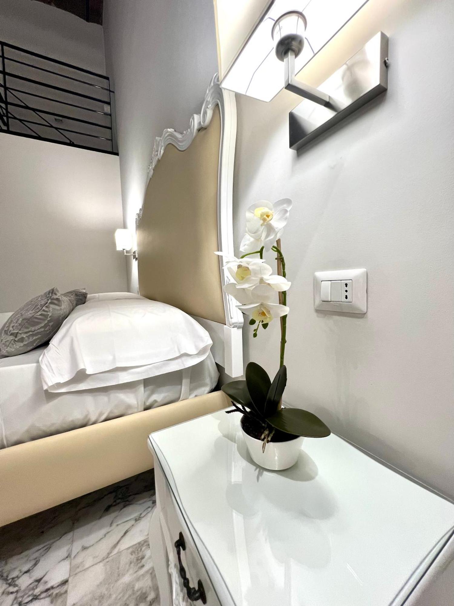 Miluar Luxury B&B - Vanvitelli Napels Buitenkant foto
