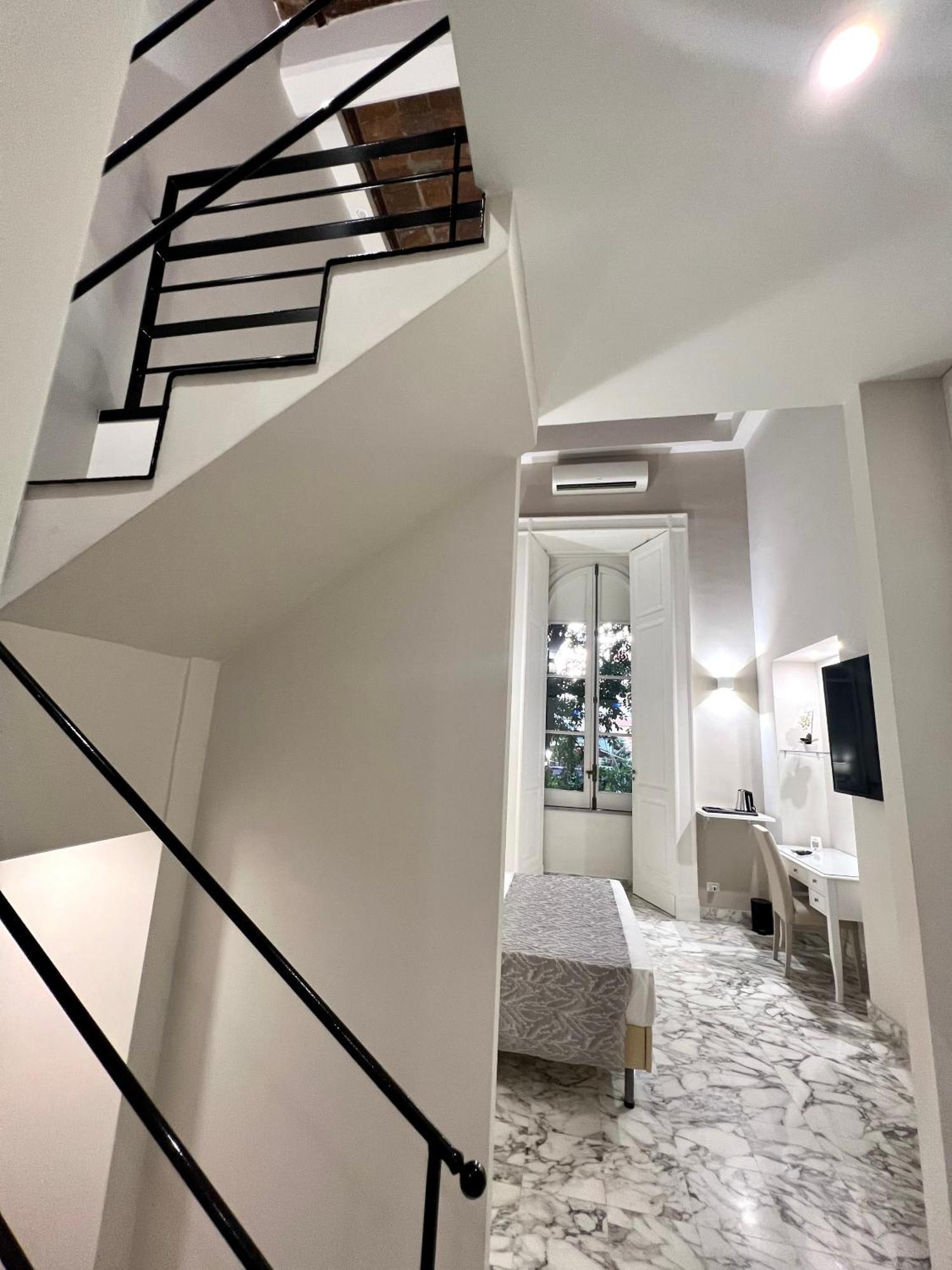 Miluar Luxury B&B - Vanvitelli Napels Buitenkant foto